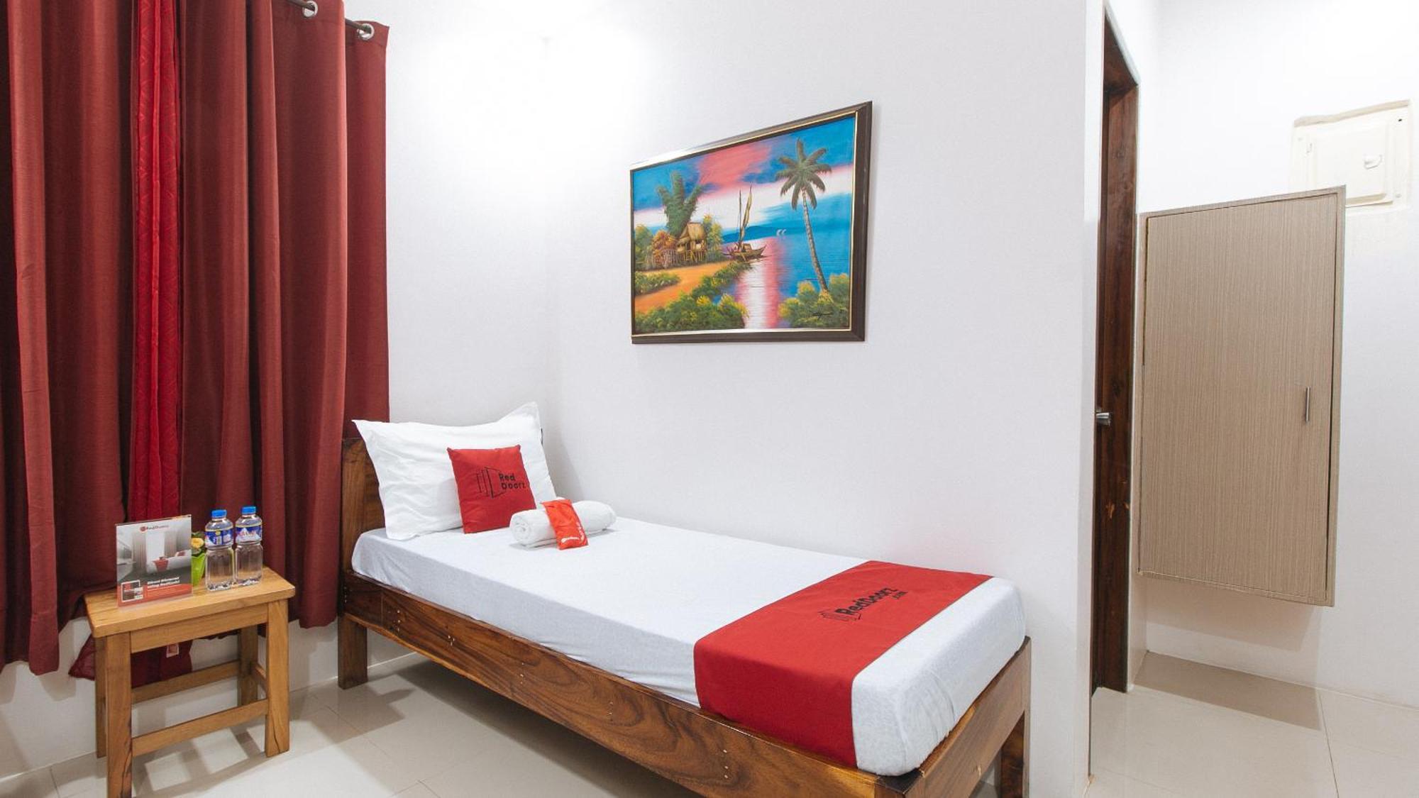 Reddoorz Plus @ Jollydays Hotel Nueva Ecija San Jose  Esterno foto