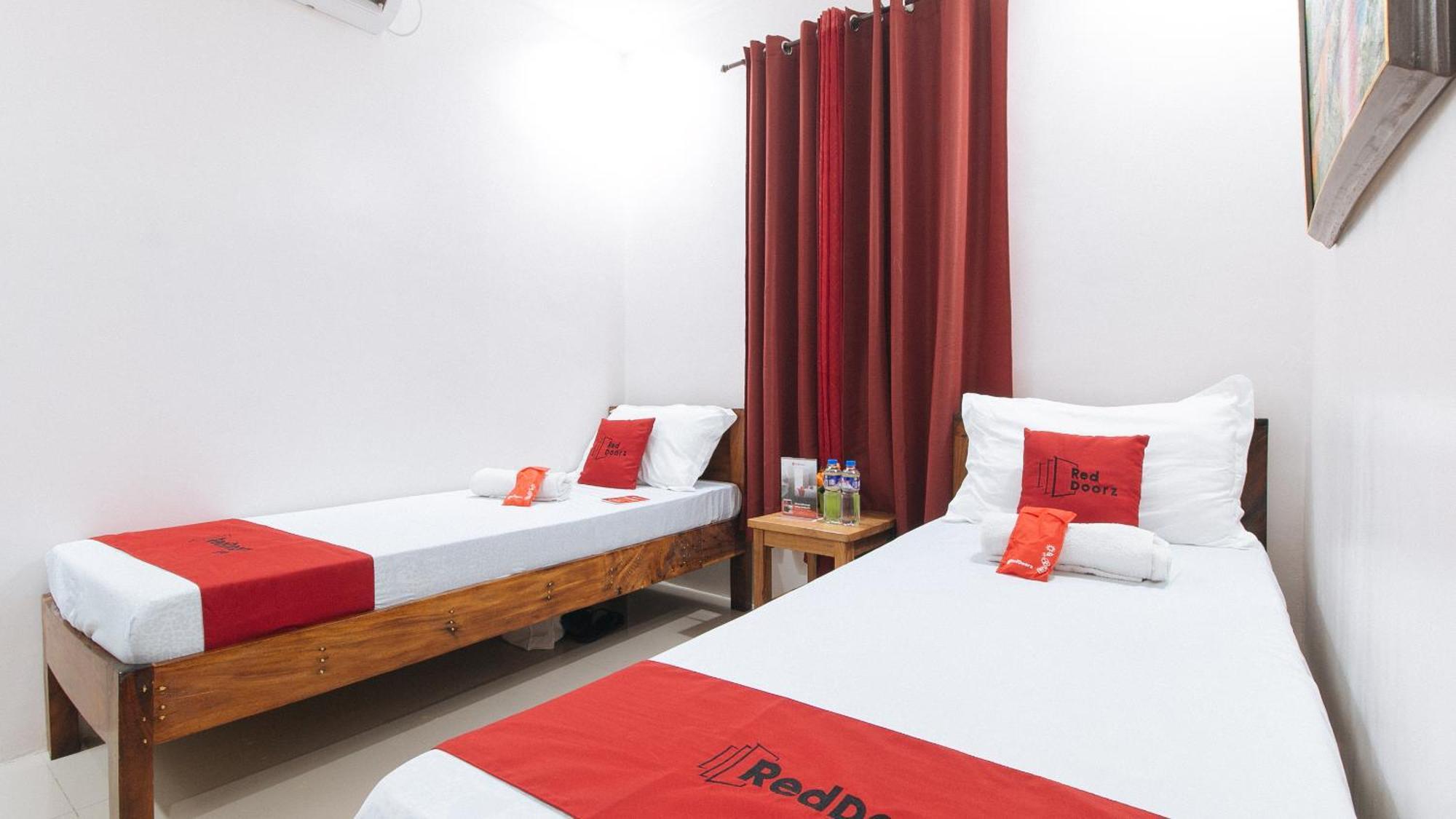Reddoorz Plus @ Jollydays Hotel Nueva Ecija San Jose  Esterno foto