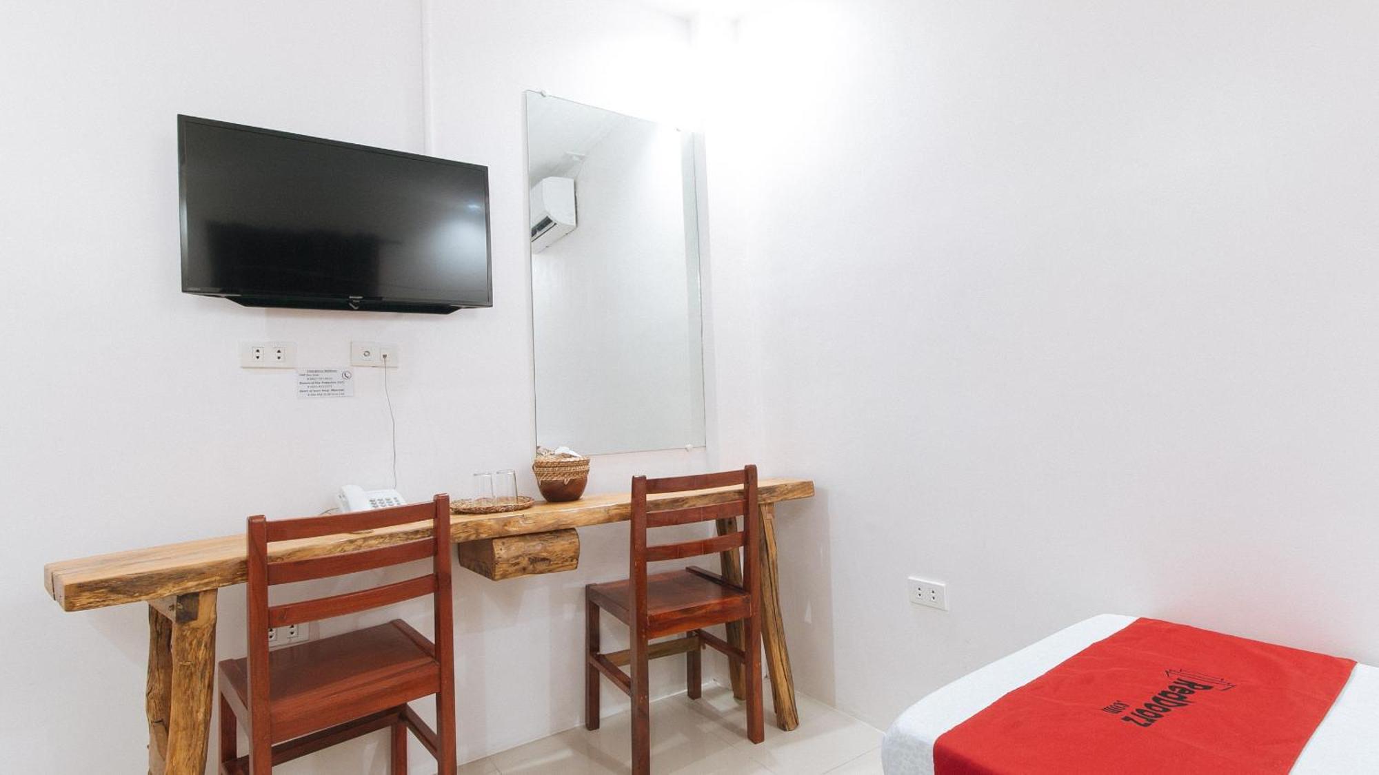 Reddoorz Plus @ Jollydays Hotel Nueva Ecija San Jose  Esterno foto