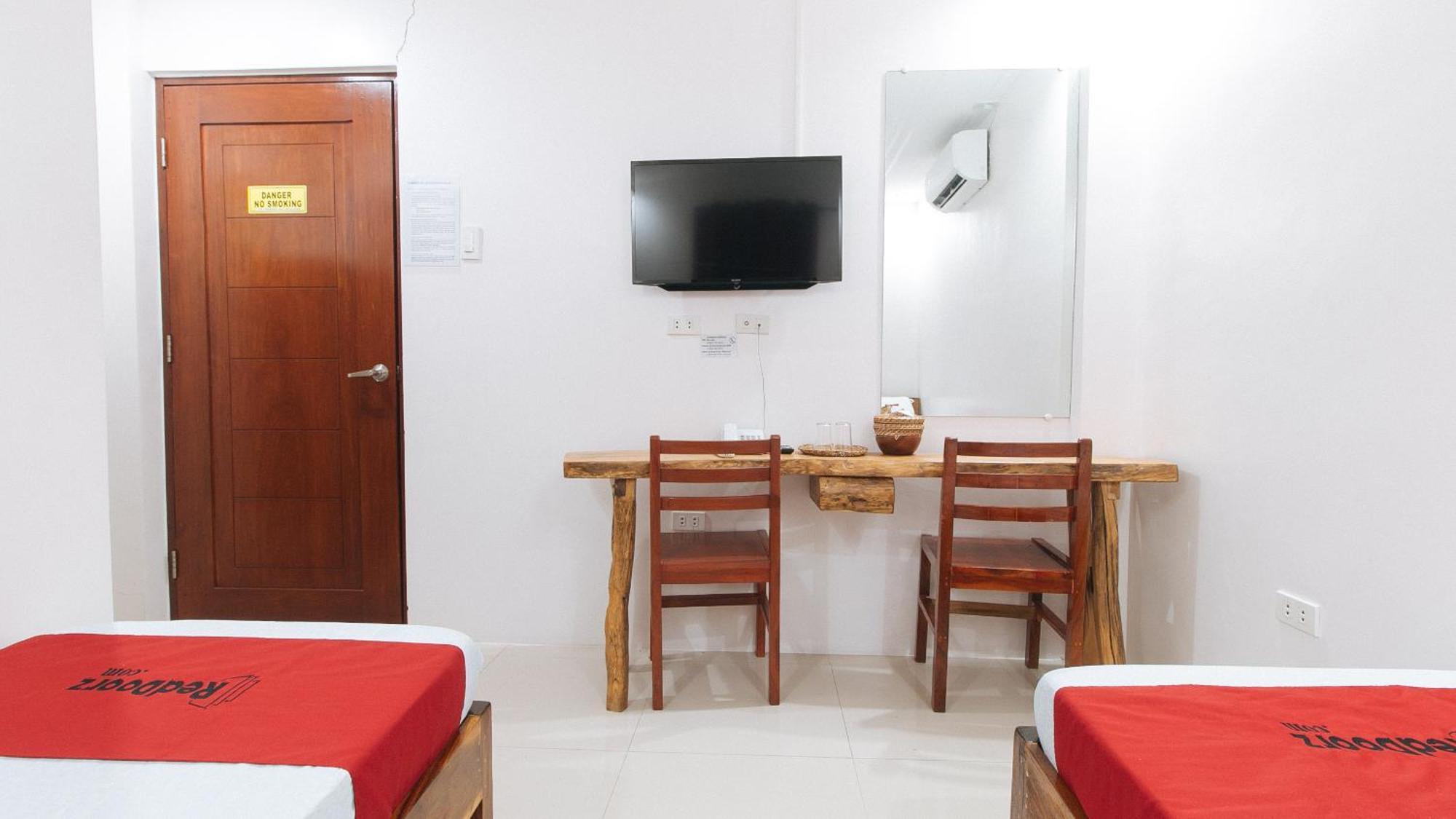Reddoorz Plus @ Jollydays Hotel Nueva Ecija San Jose  Esterno foto