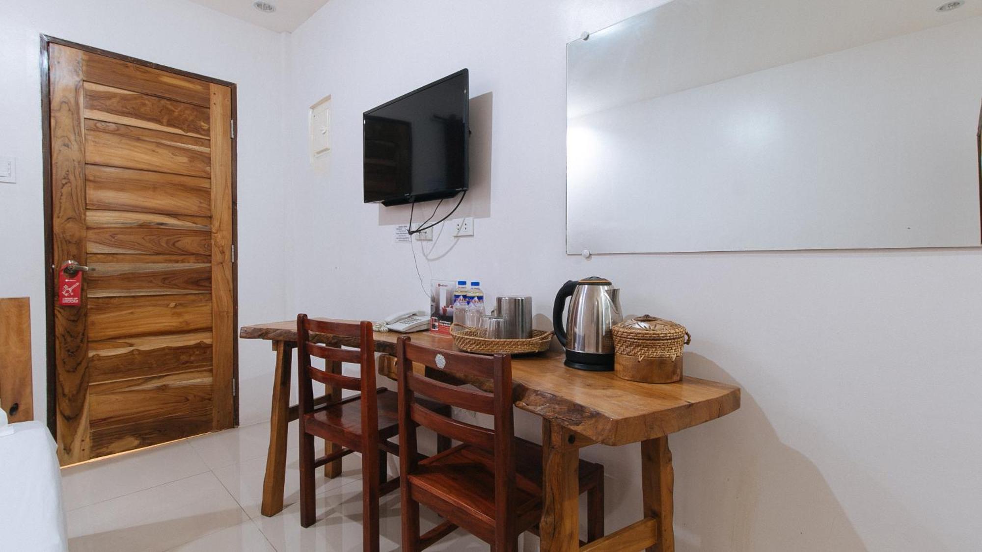 Reddoorz Plus @ Jollydays Hotel Nueva Ecija San Jose  Esterno foto