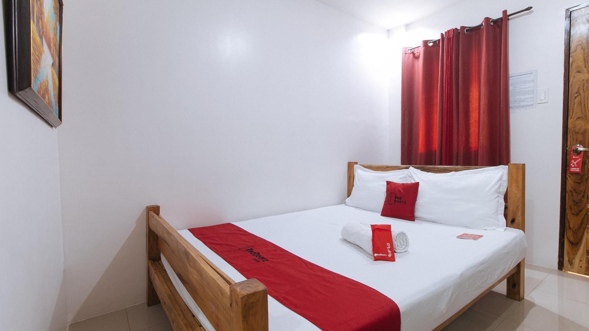 Reddoorz Plus @ Jollydays Hotel Nueva Ecija San Jose  Esterno foto