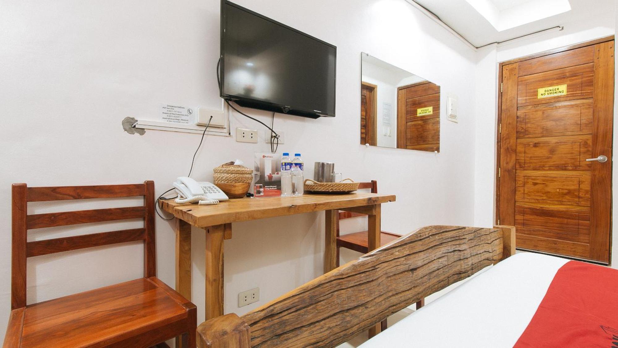 Reddoorz Plus @ Jollydays Hotel Nueva Ecija San Jose  Esterno foto