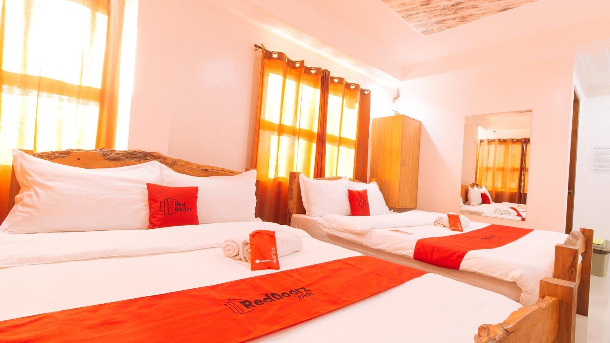 Reddoorz Plus @ Jollydays Hotel Nueva Ecija San Jose  Esterno foto