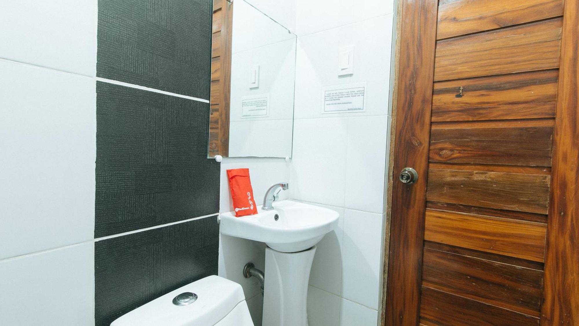 Reddoorz Plus @ Jollydays Hotel Nueva Ecija San Jose  Esterno foto