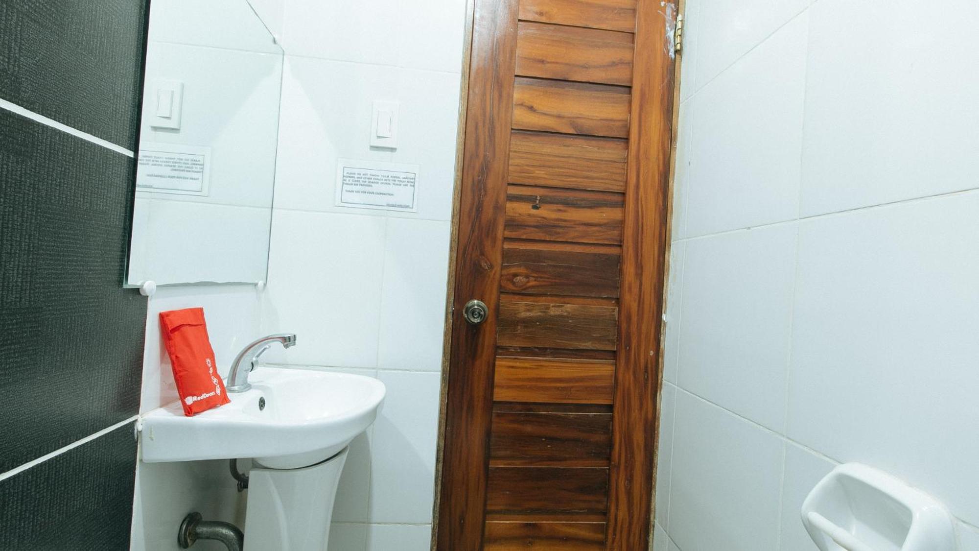 Reddoorz Plus @ Jollydays Hotel Nueva Ecija San Jose  Esterno foto